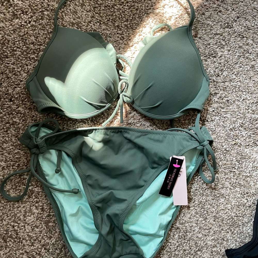 Victoria’s Secret Bikini Set